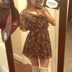 💰 Charlotte Russe bird short sleeve dress